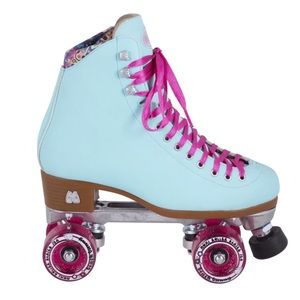 Moxie Beach Bunny Roller Skates 🛼